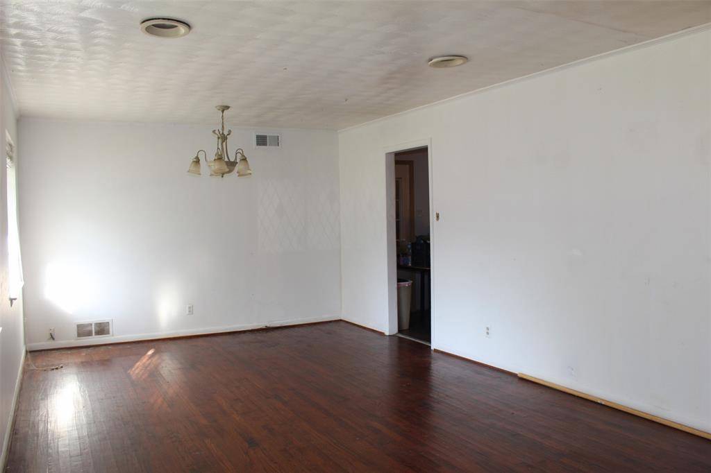 612 Ranier Circle, Garland, TX 75041