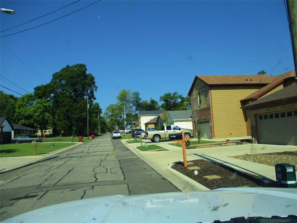 809 E 7th Street, Bonham, TX 75418