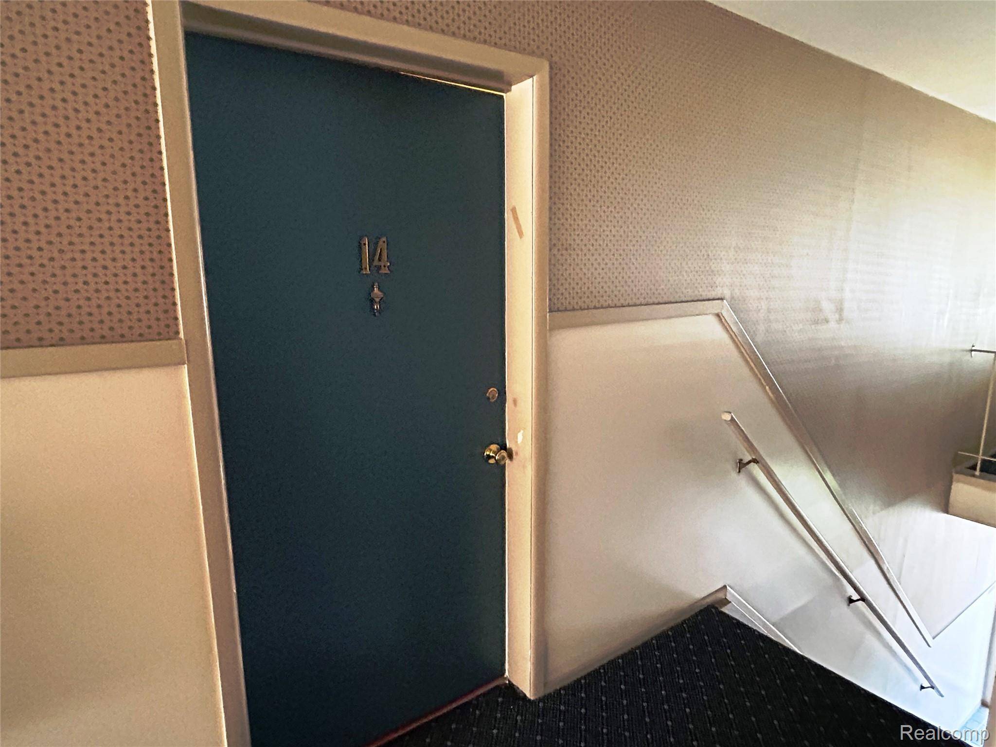 19810 W 12 MILE RD #14, Southfield, MI 48076