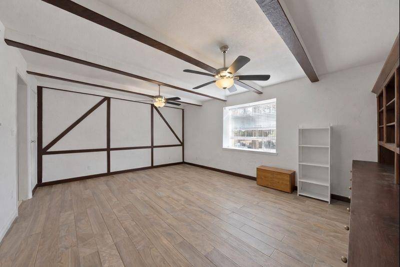 1818 Burr Oak Street, Arlington, TX 76012