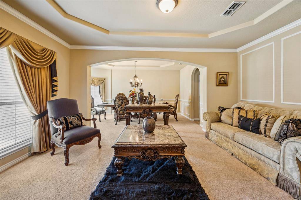 606 Montclaire Drive, Mansfield, TX 76063