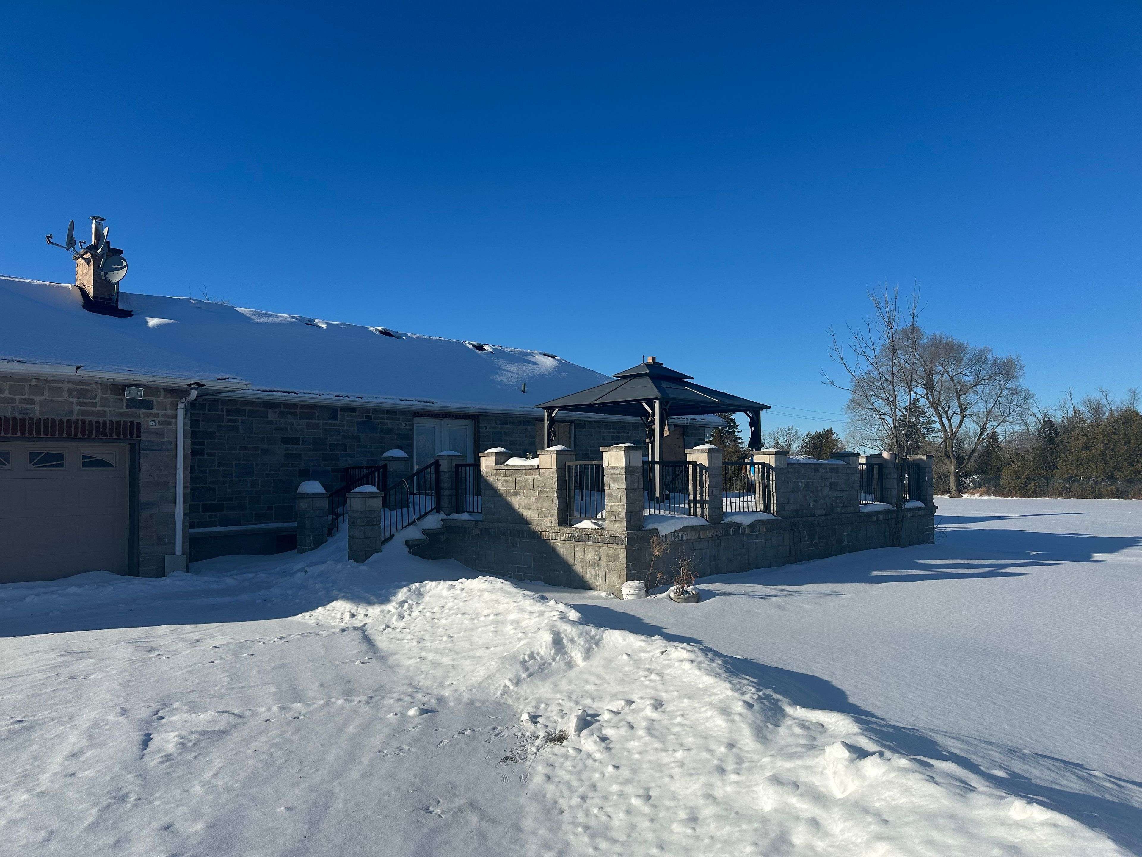 295 Park RD S, Grimsby, ON L3M 4E7