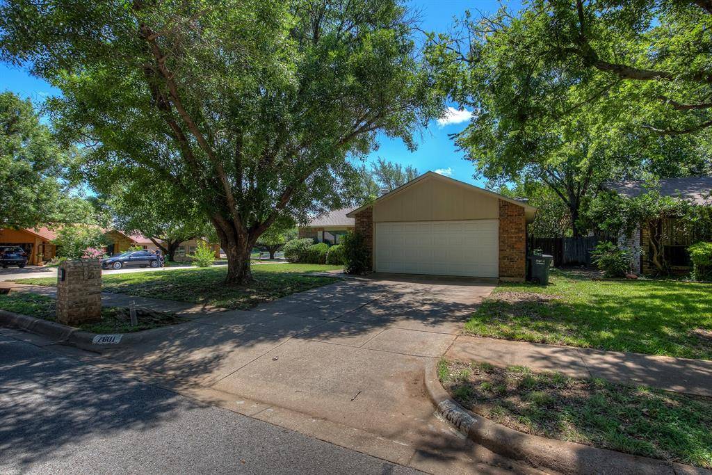 7801 Summerglen Road, Fort Worth, TX 76133