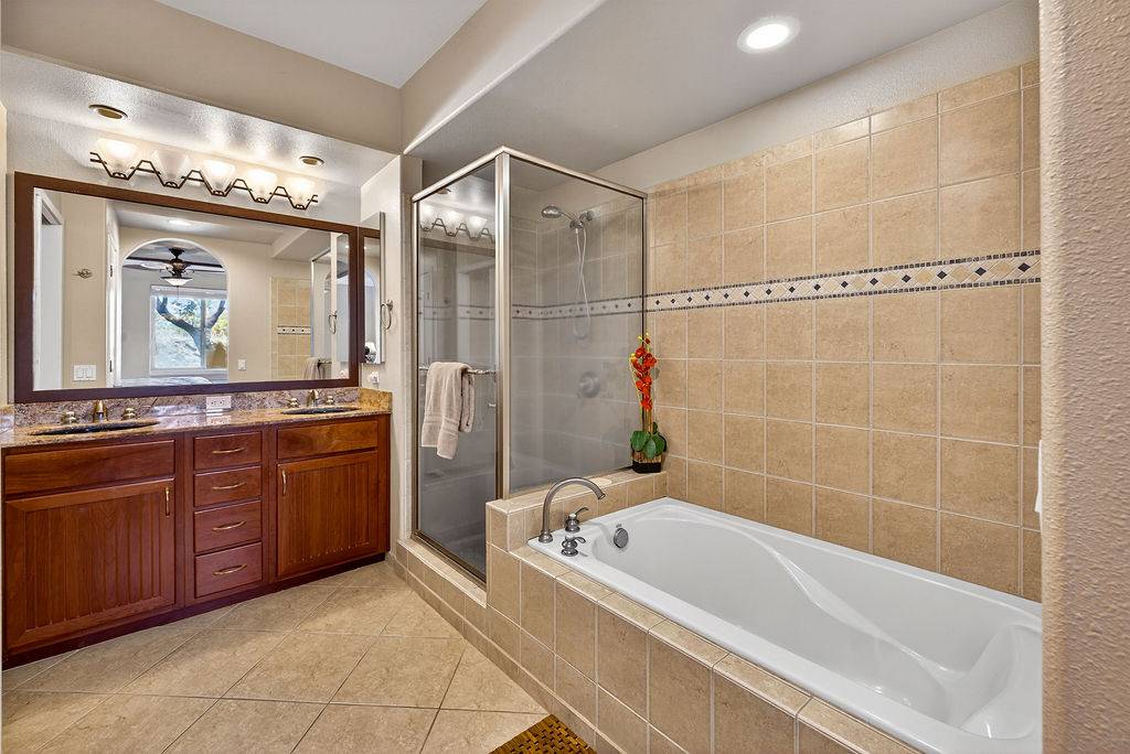68-1122 NA ALA HELE RD #H2, Kamuela, HI 96743