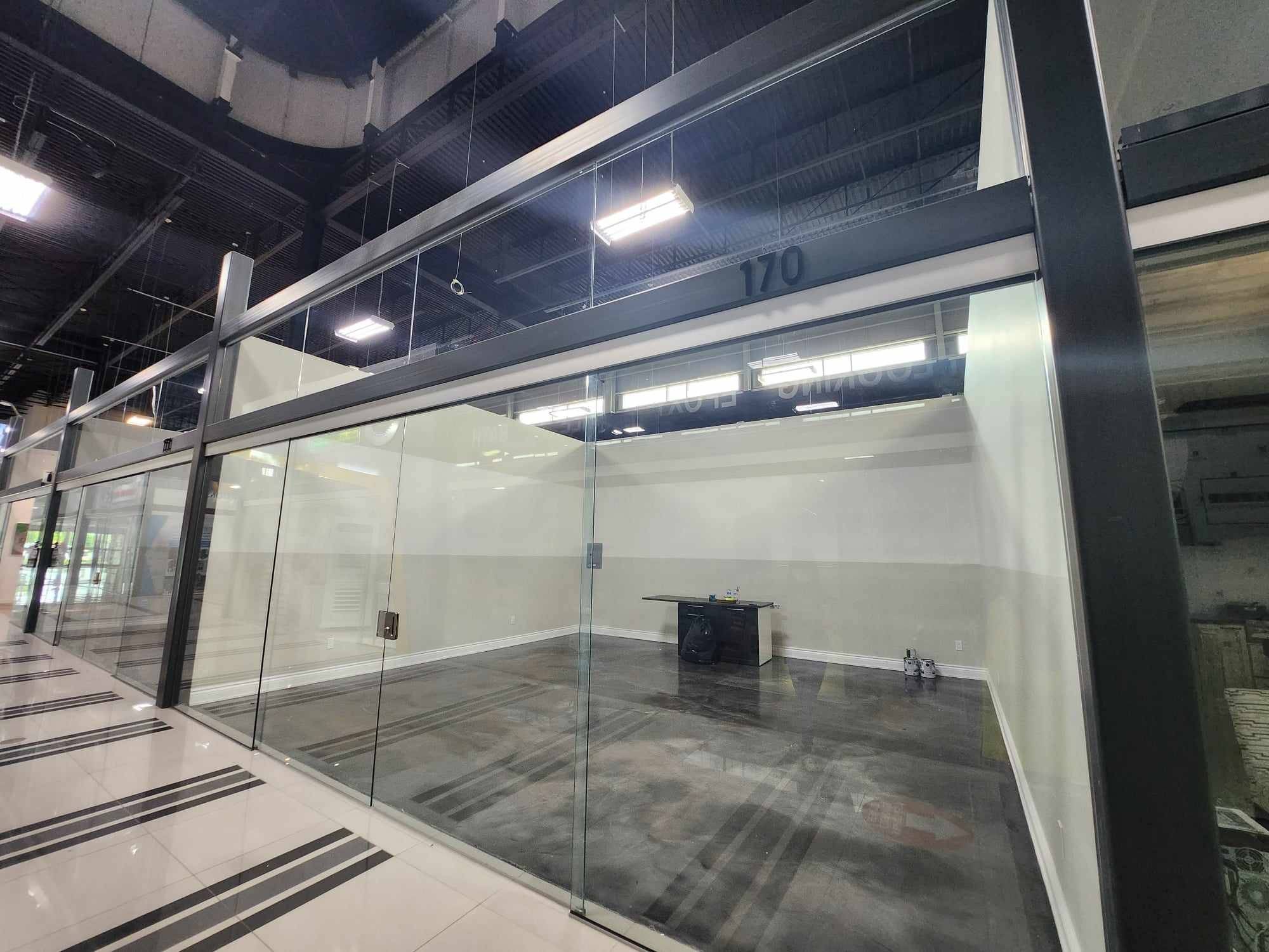 7250 Keele ST #170, Vaughan, ON L4K 1Z8