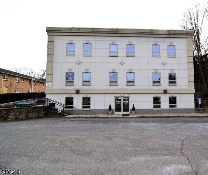 107 W Main St, Clinton Town, NJ 08809
