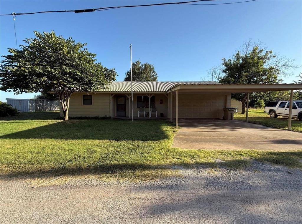 105 W Elm Street, Gustine, TX 76455
