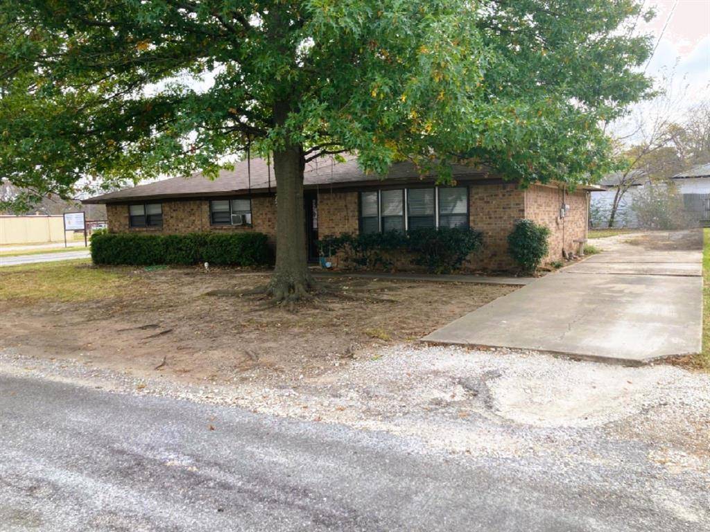 202 W Vernon Street, Bells, TX 75414