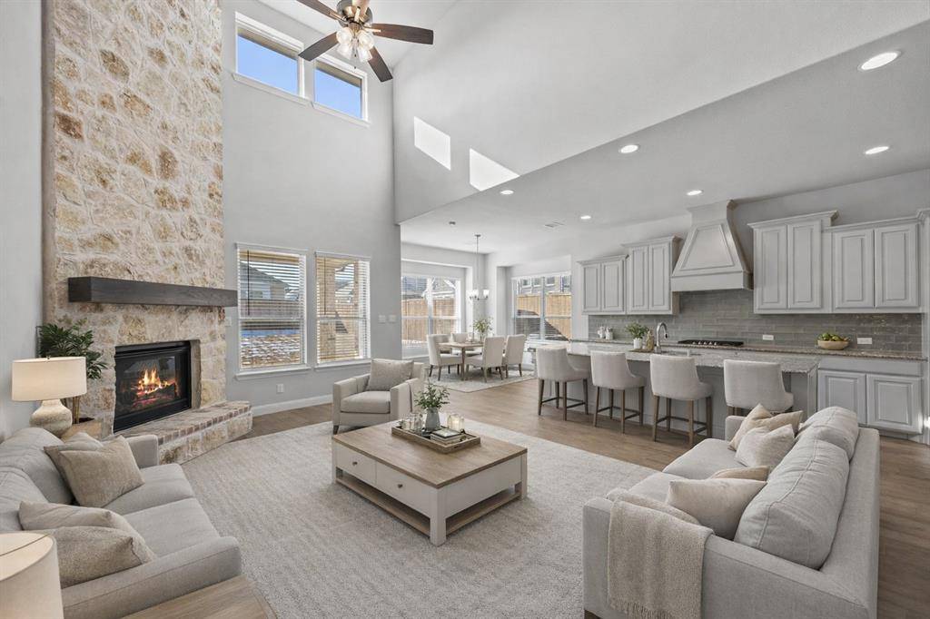 8402 Watersway Drive, Rowlett, TX 75088