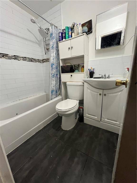 307 Berriman ST, Brooklyn, NY 11208