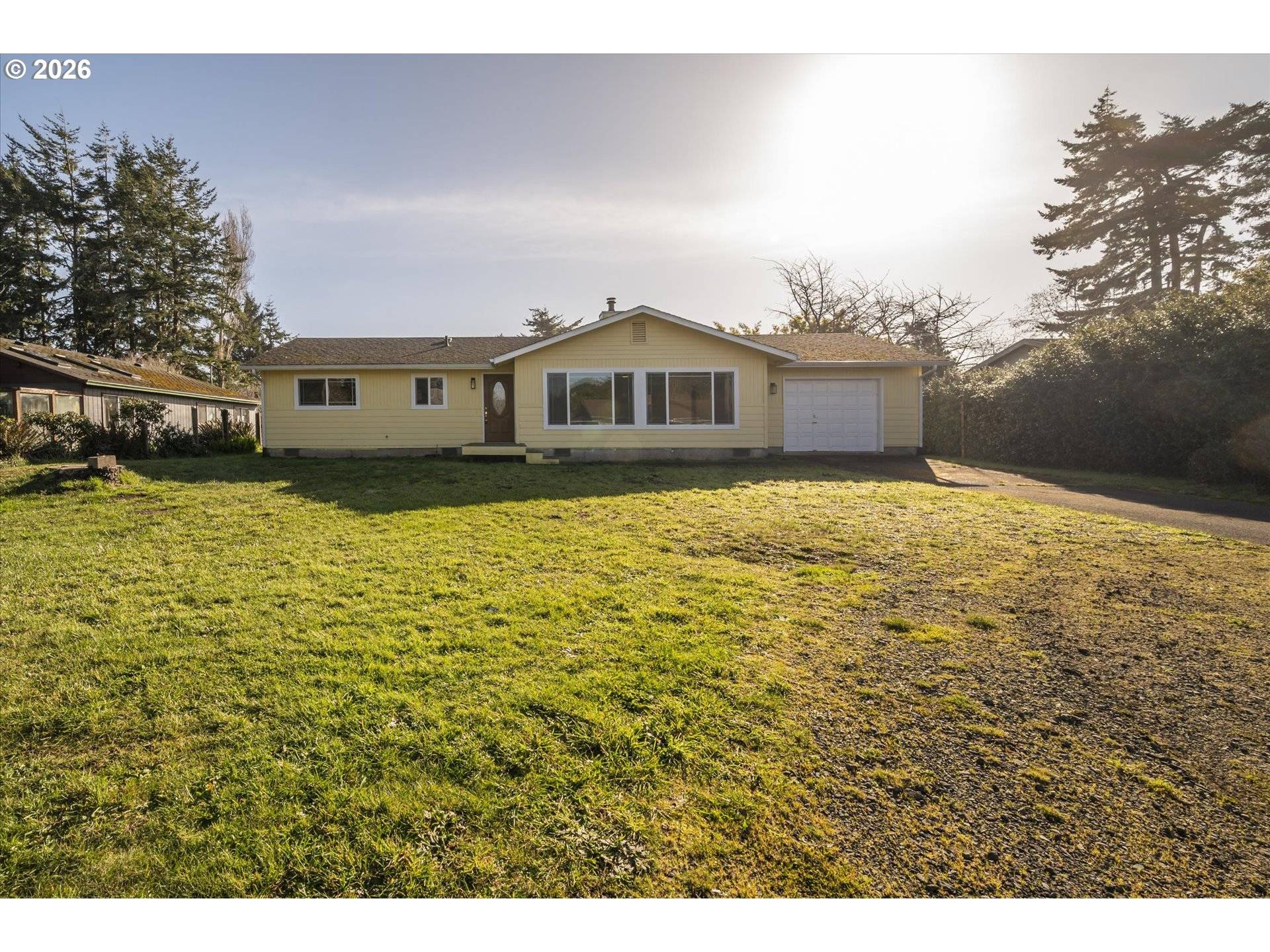 950 1ST ST NE, Bandon, OR 97411