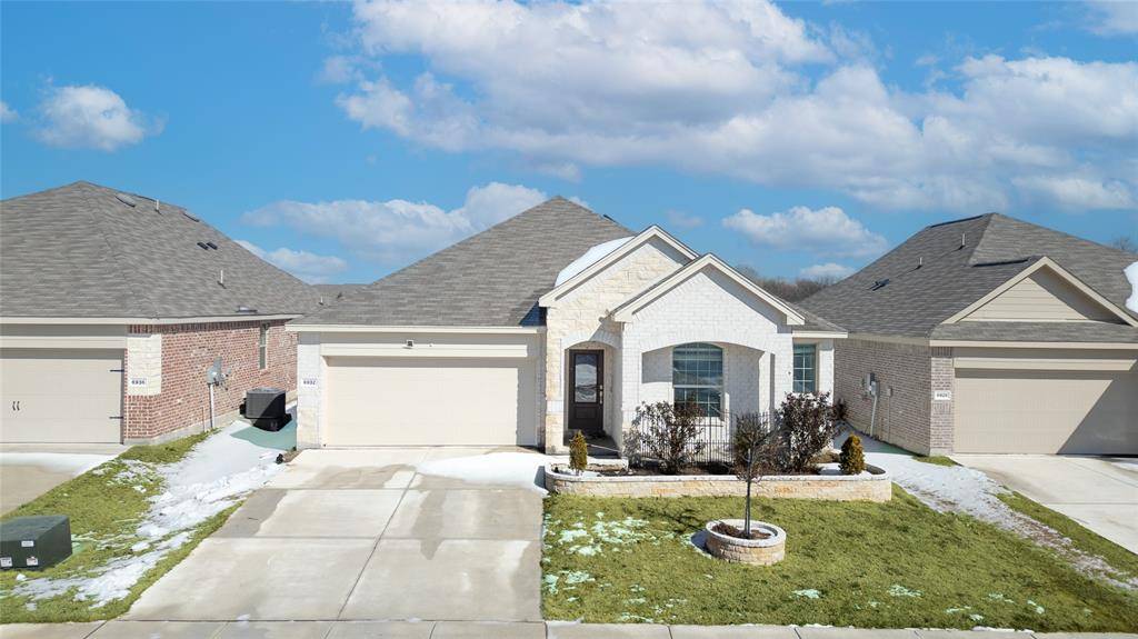 6932 Falconer Way, Fort Worth, TX 76179