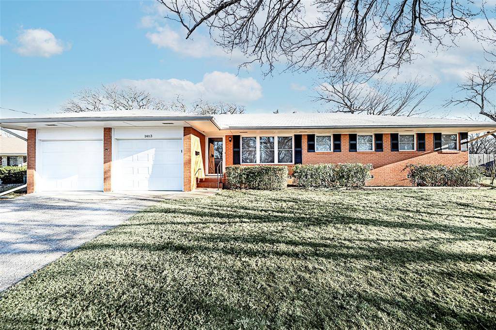 1403 Hulme Street, Bowie, TX 76230