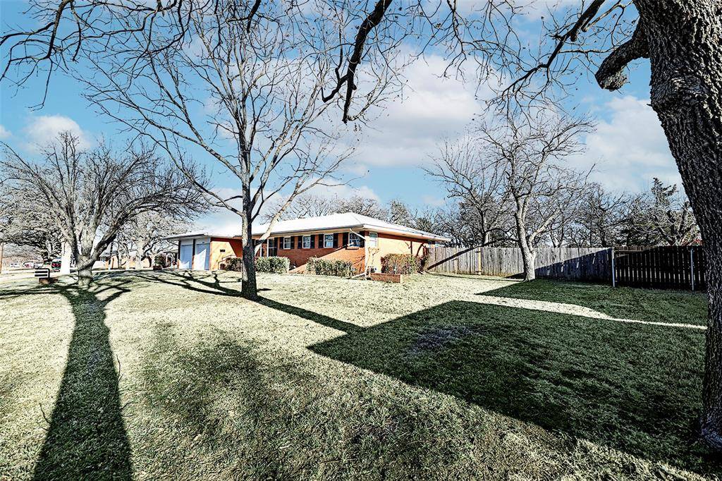 1403 Hulme Street, Bowie, TX 76230