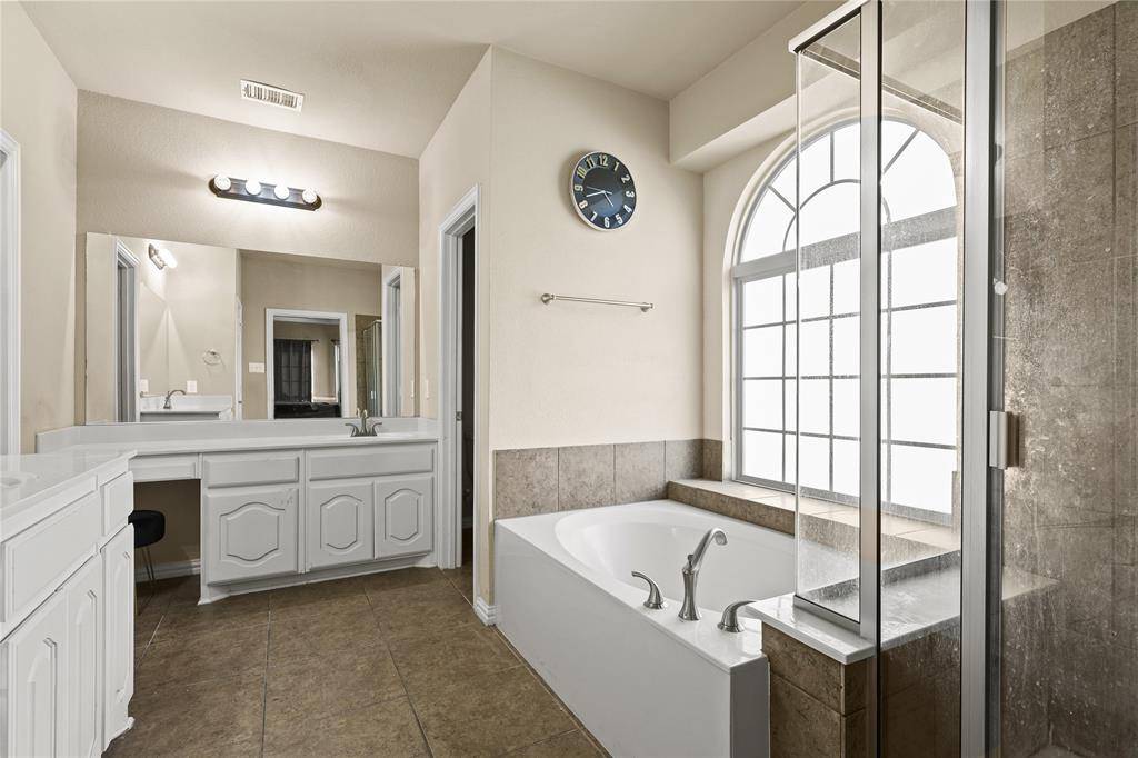 1010 Grover Court, Cedar Hill, TX 75104