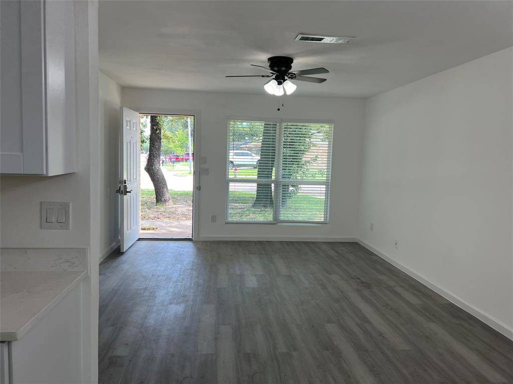 3221 Forestdale Lane, Balch Springs, TX 75180