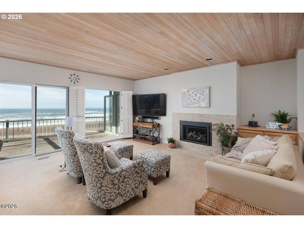 4175 N HIGHWAY 101 #E-5, Depoe Bay, OR 97341