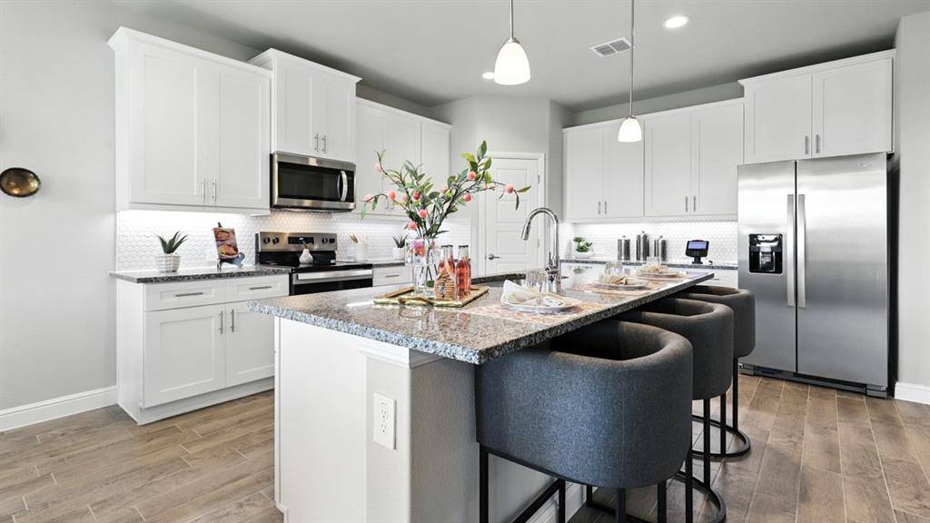 721 SOARING HAWK Drive, Fort Worth, TX 76008