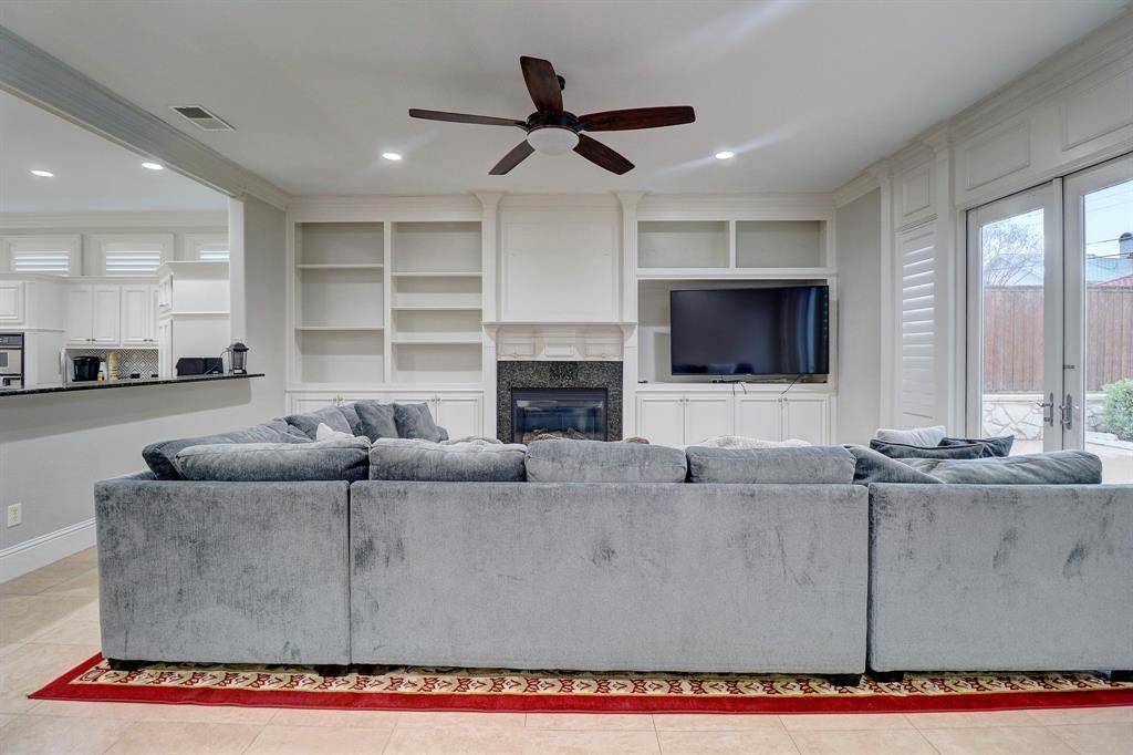 5606 Pershing Avenue, Fort Worth, TX 76107