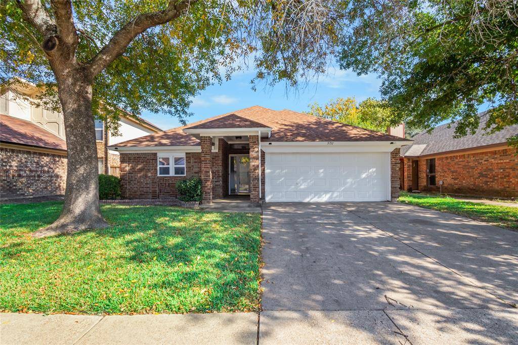 5711 Congressional Drive, Arlington, TX 76018