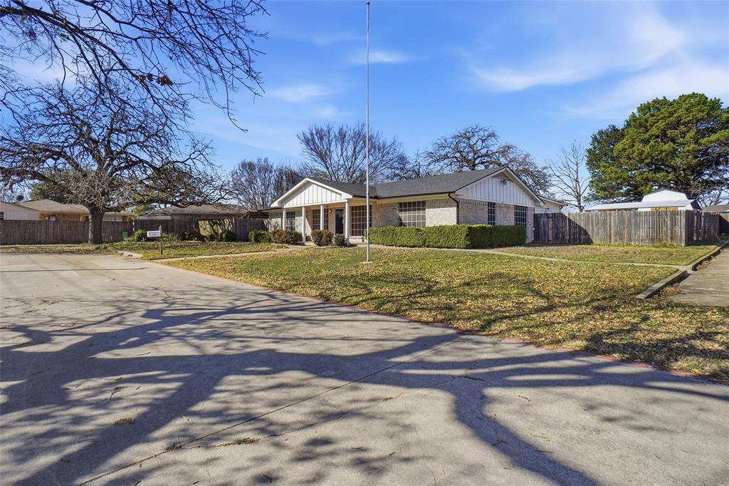 2105 W Shady Grove Road, Irving, TX 75060