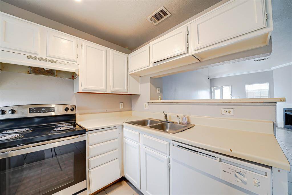 633 Carriagehouse Lane #3, Garland, TX 75040