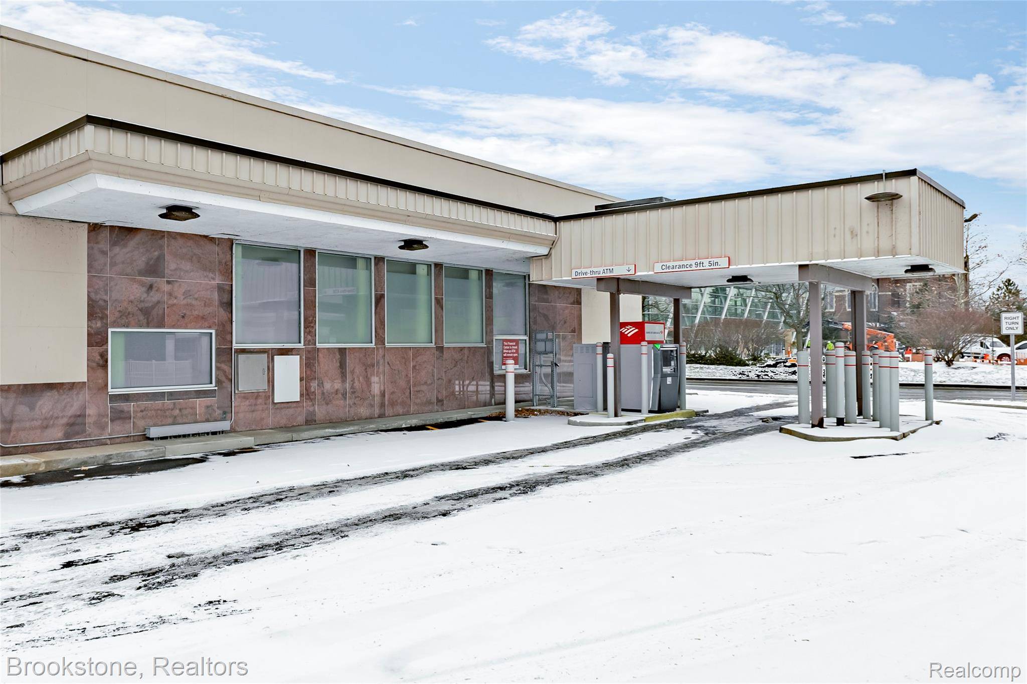 15010 E Jefferson AVE, Grosse Pointe Park, MI 48230