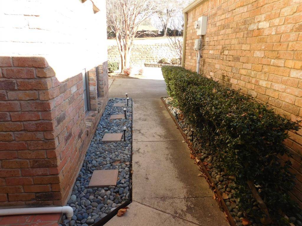 622 Crowley Road, Arlington, TX 76012