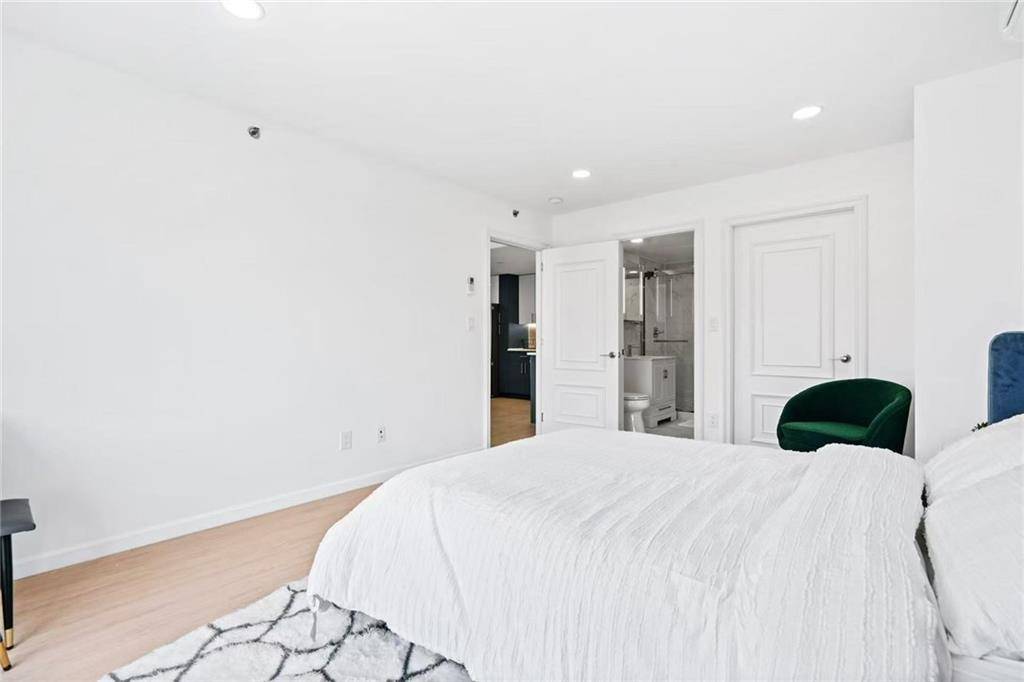 42-80 Main ST #5E, Flushing, NY 11355
