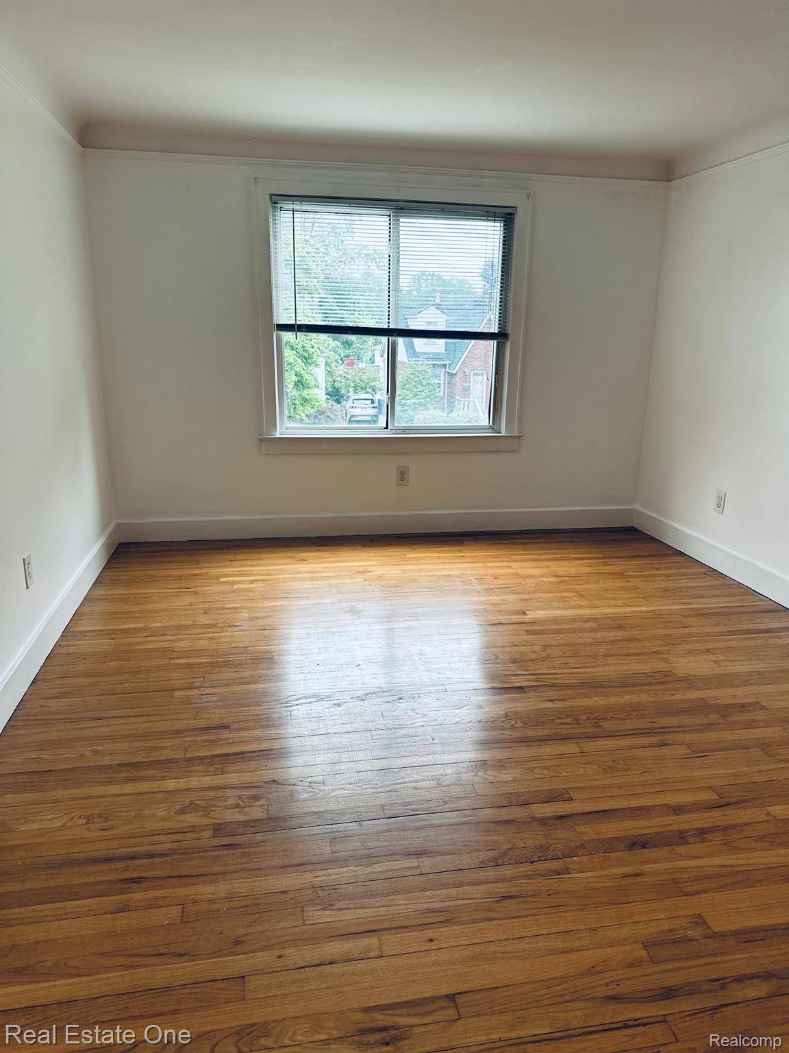 122 W Houstonia AVE, Royal Oak, MI 48073