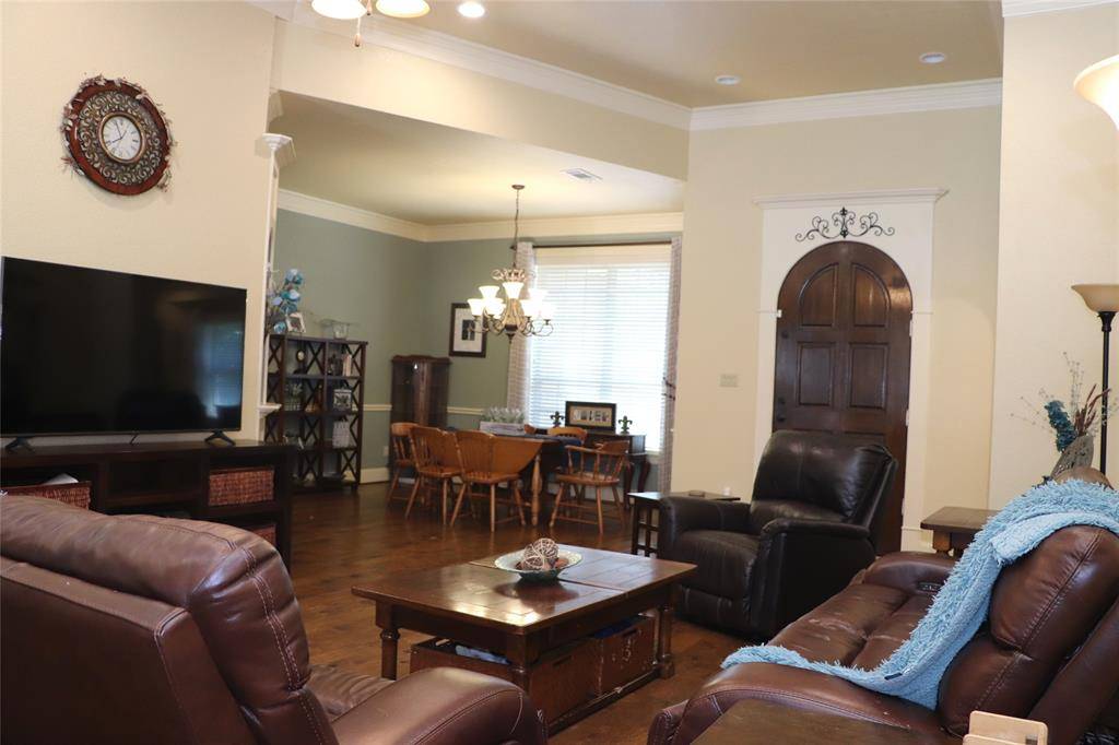 5614 Pleasant Ridge Road, Dallas, TX 75236