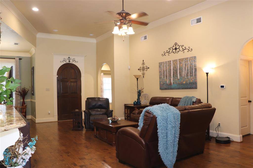 5614 Pleasant Ridge Road, Dallas, TX 75236