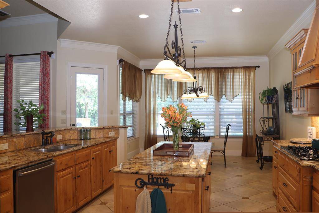 5614 Pleasant Ridge Road, Dallas, TX 75236