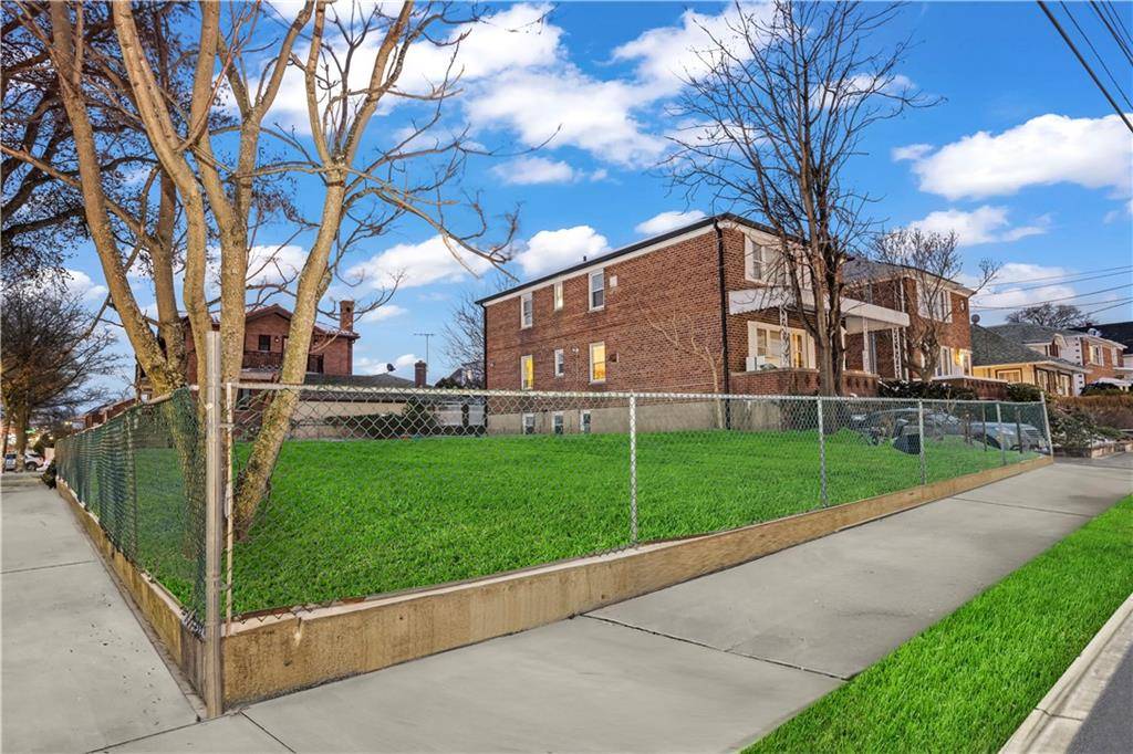 196-64 45th AVE, Flushing, NY 11358