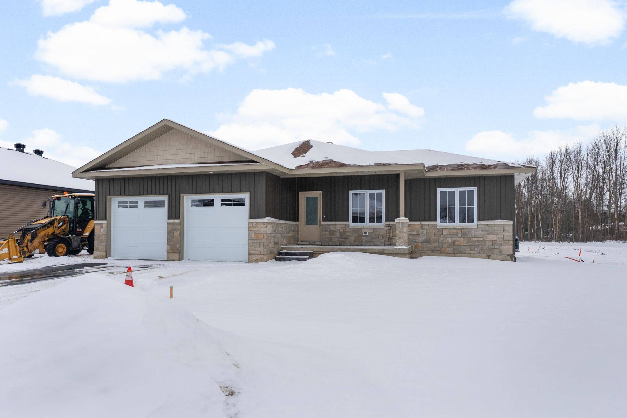 30 Bamagillia ST, Whitewater Region, ON K0J 1K0