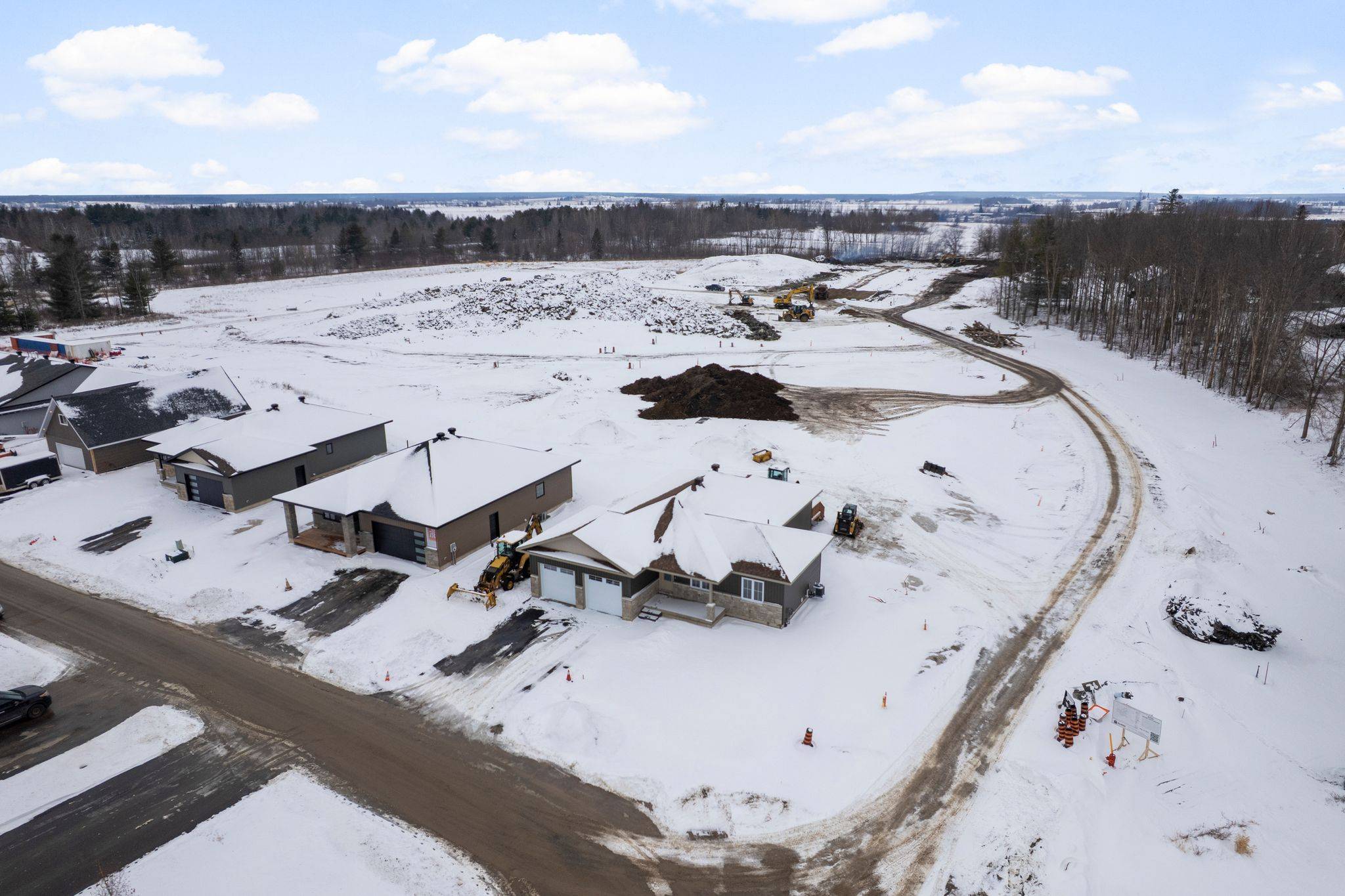 30 Bamagillia ST, Whitewater Region, ON K0J 1K0