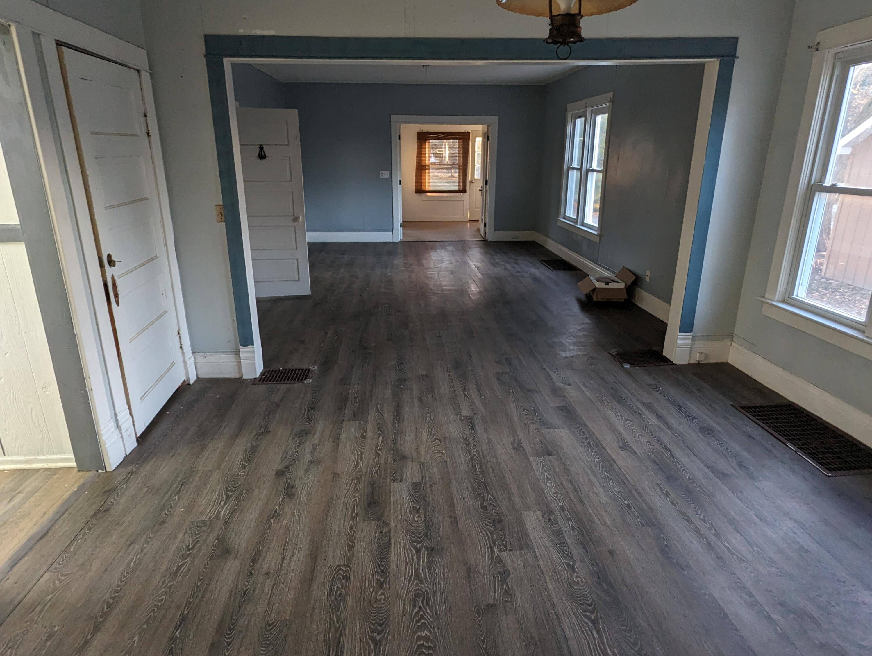 525 E Pine RD, Edmore Vlg, MI 48829