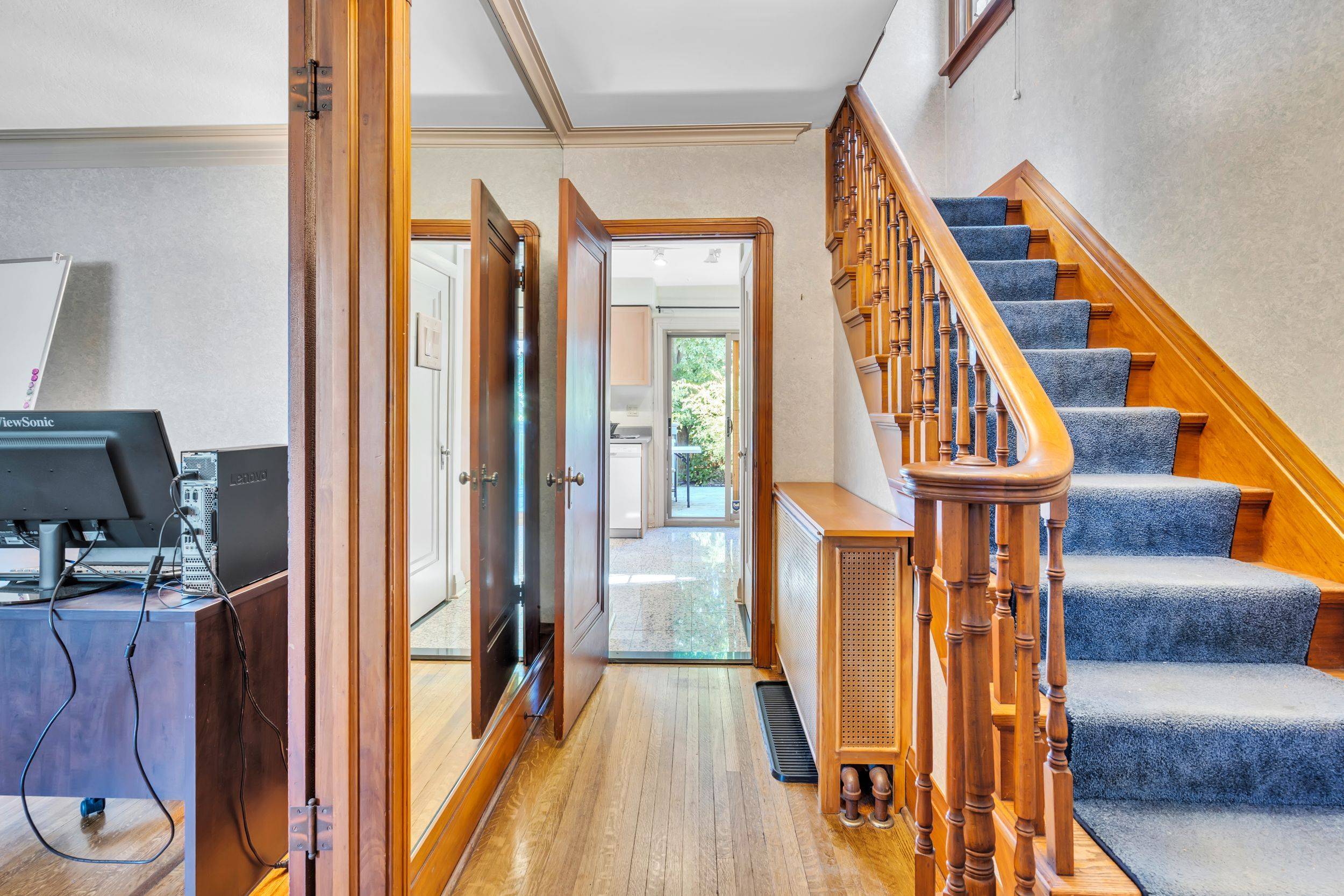 221 Hanna RD, Toronto C11, ON M4G 3P2