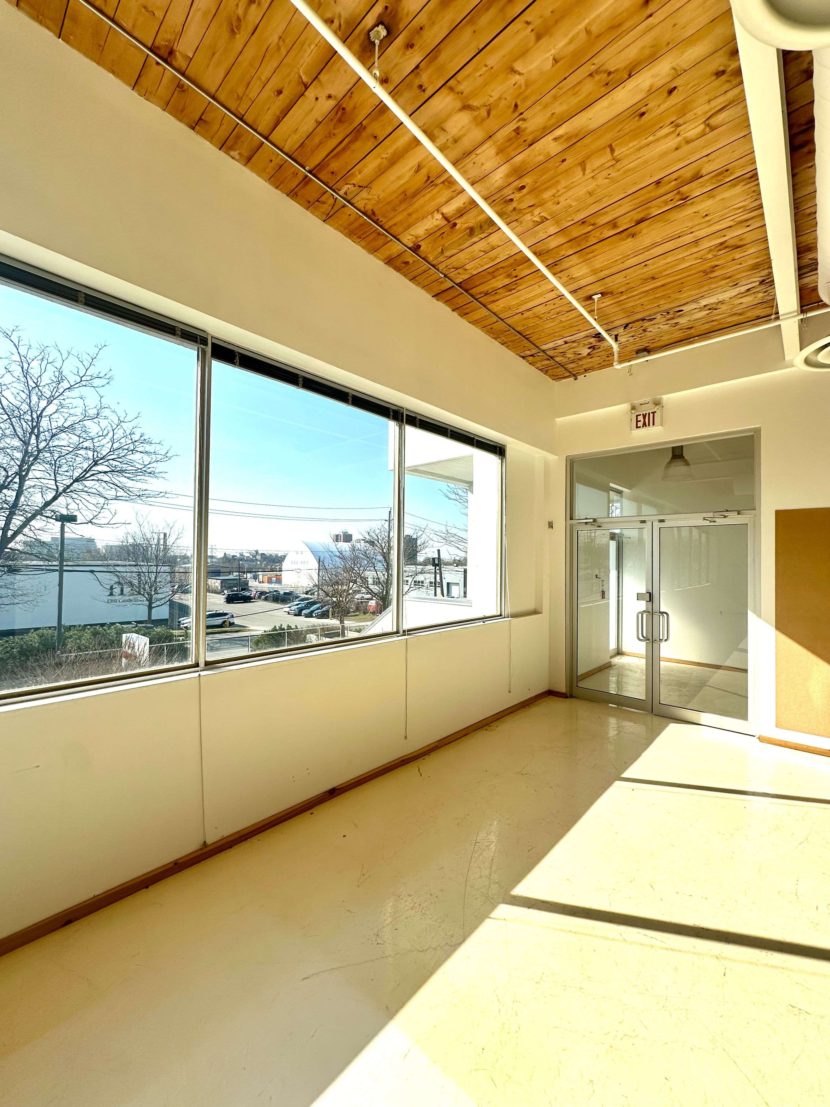 1400 Castlefield AVE #205, Toronto W04, ON M6B 4N4