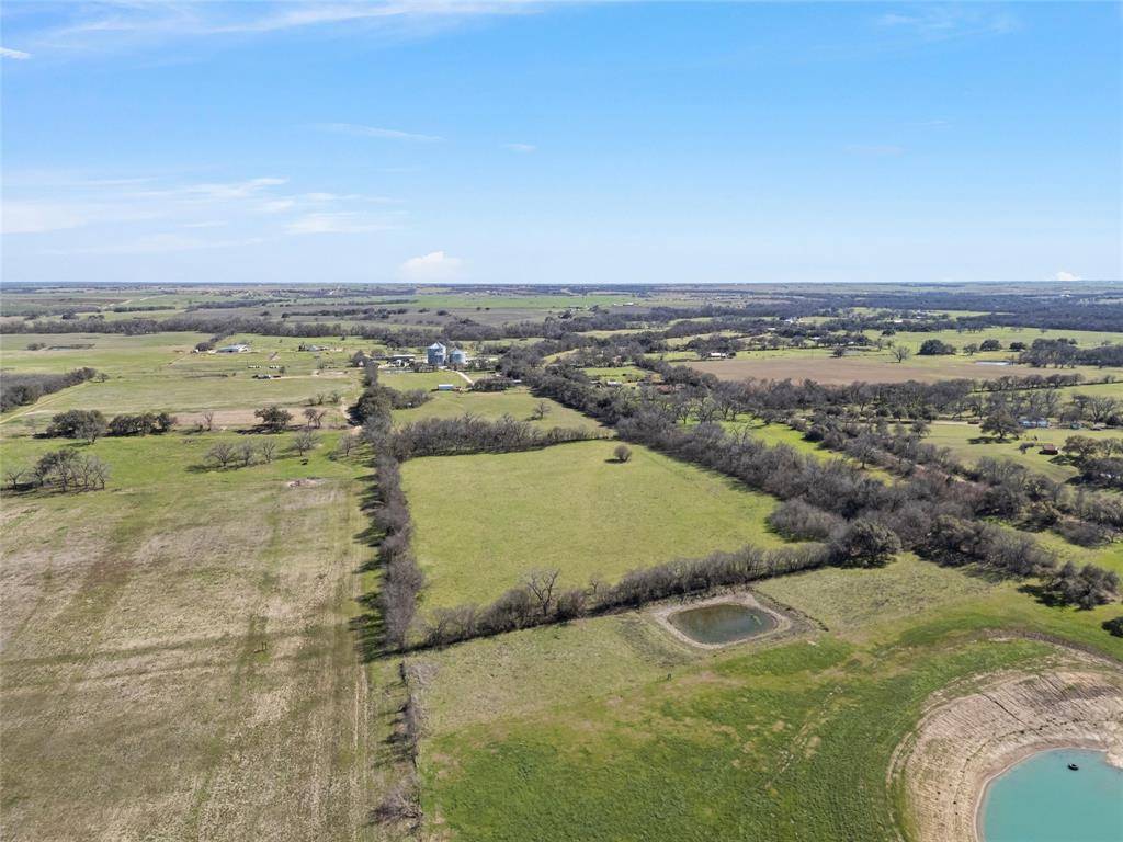 2359 Fm 935, Chilton, TX 76632