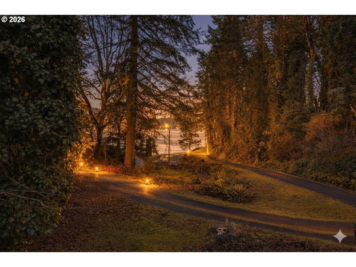 33015 School ST, Rainier, OR 97048