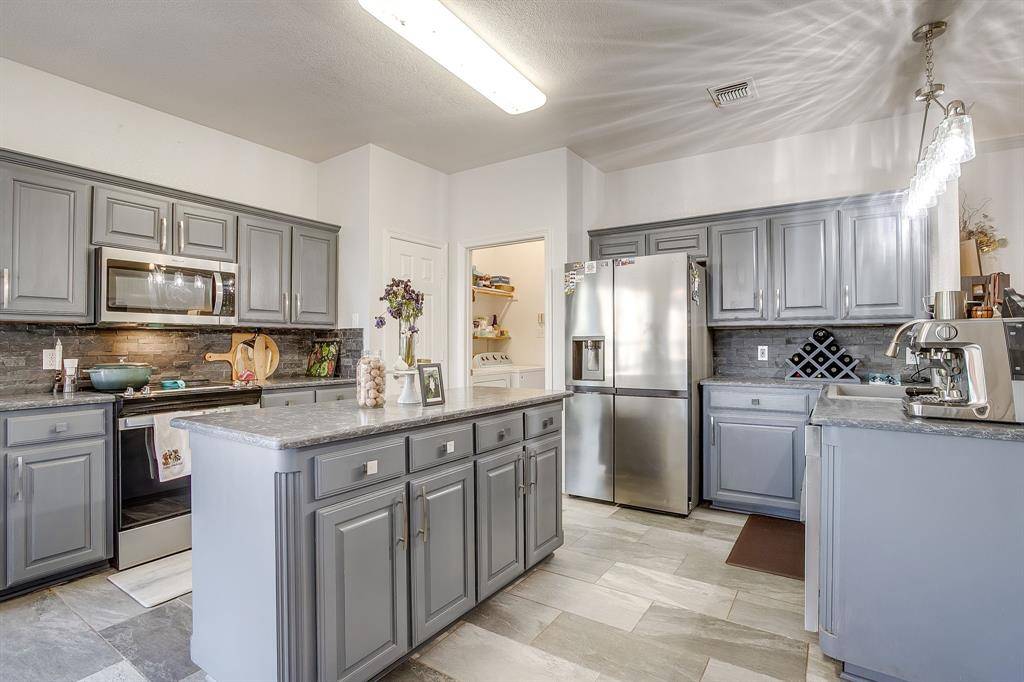 2226 Creek Side Drive, Weatherford, TX 76087