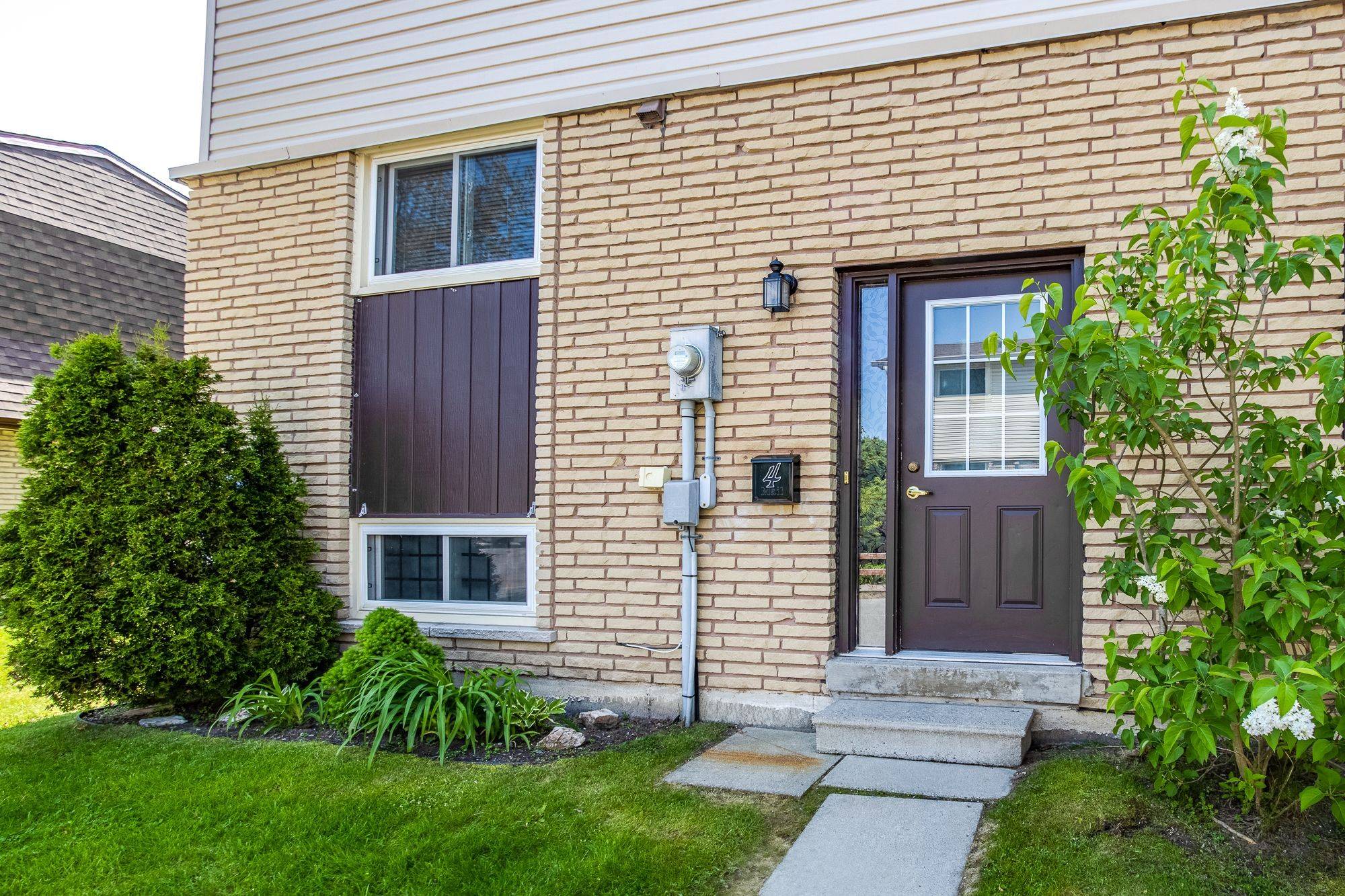 233 Innisfil ST #4, Barrie, ON L4N 3E9