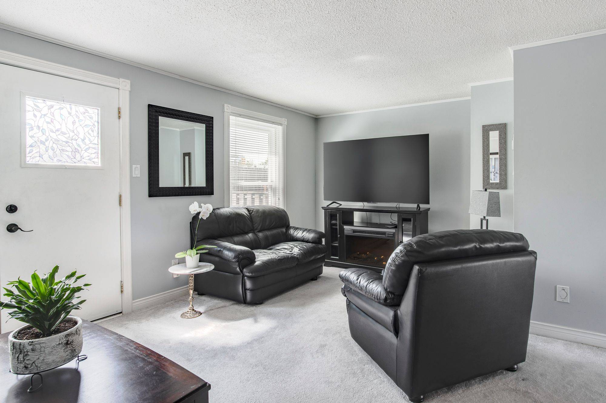 233 Innisfil ST #4, Barrie, ON L4N 3E9