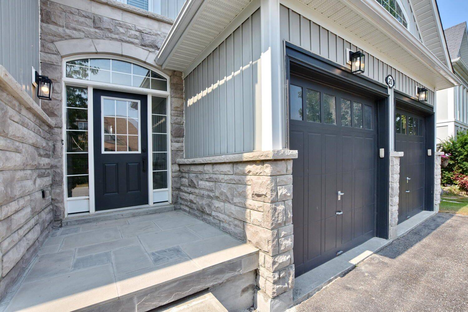 20 Leeward CIR, Wasaga Beach, ON L9Z 0E9