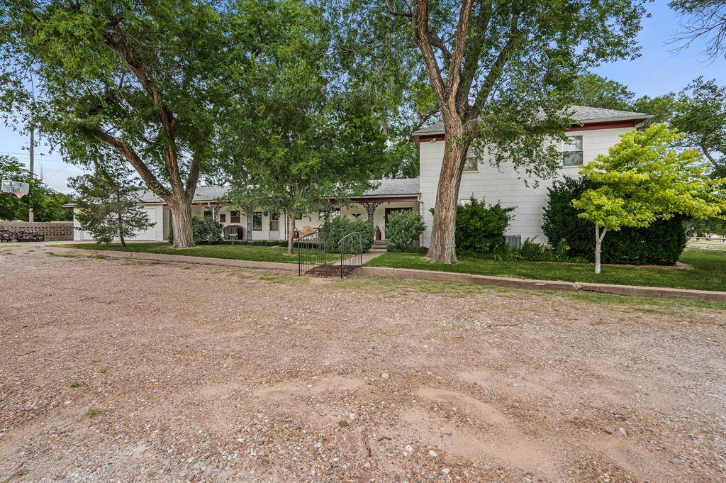 1204 E Cheyenne, Canadian, TX 79014
