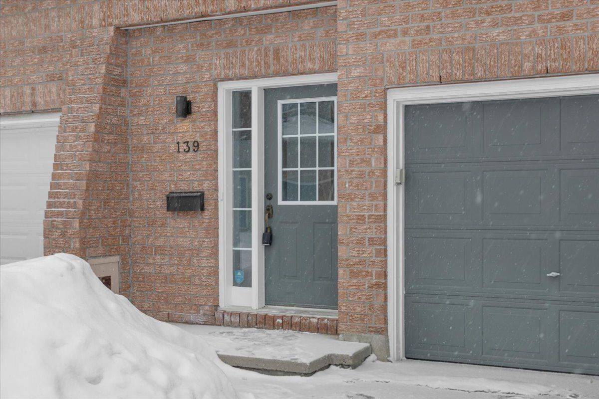 139 Sawmill Private, Billings Bridge - Riverside Park And Area, ON K1V 2E1