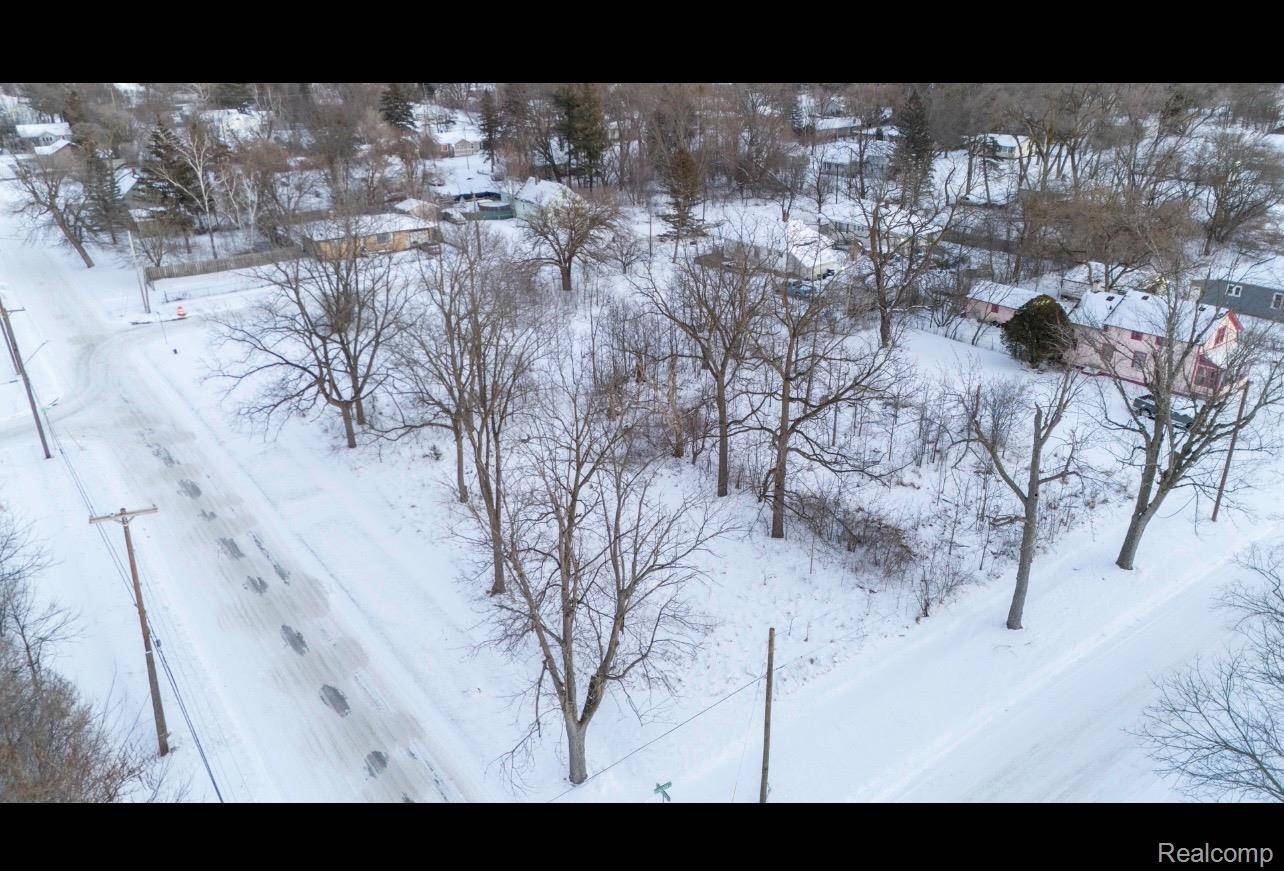 2320 Lincoln AVE, Saginaw, MI 48601