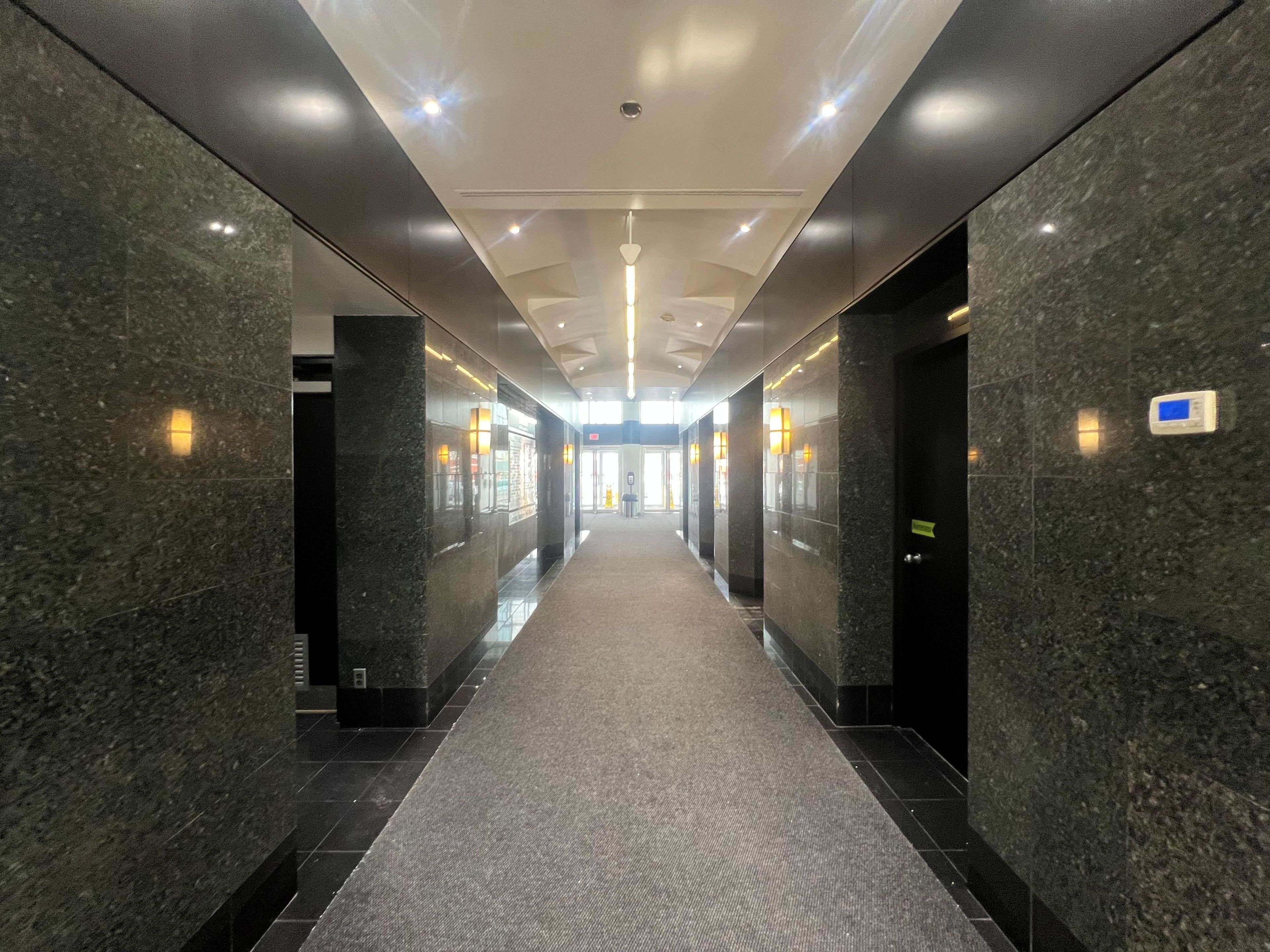 1450 Meyerside DR #700, Mississauga, ON L5T 2N5