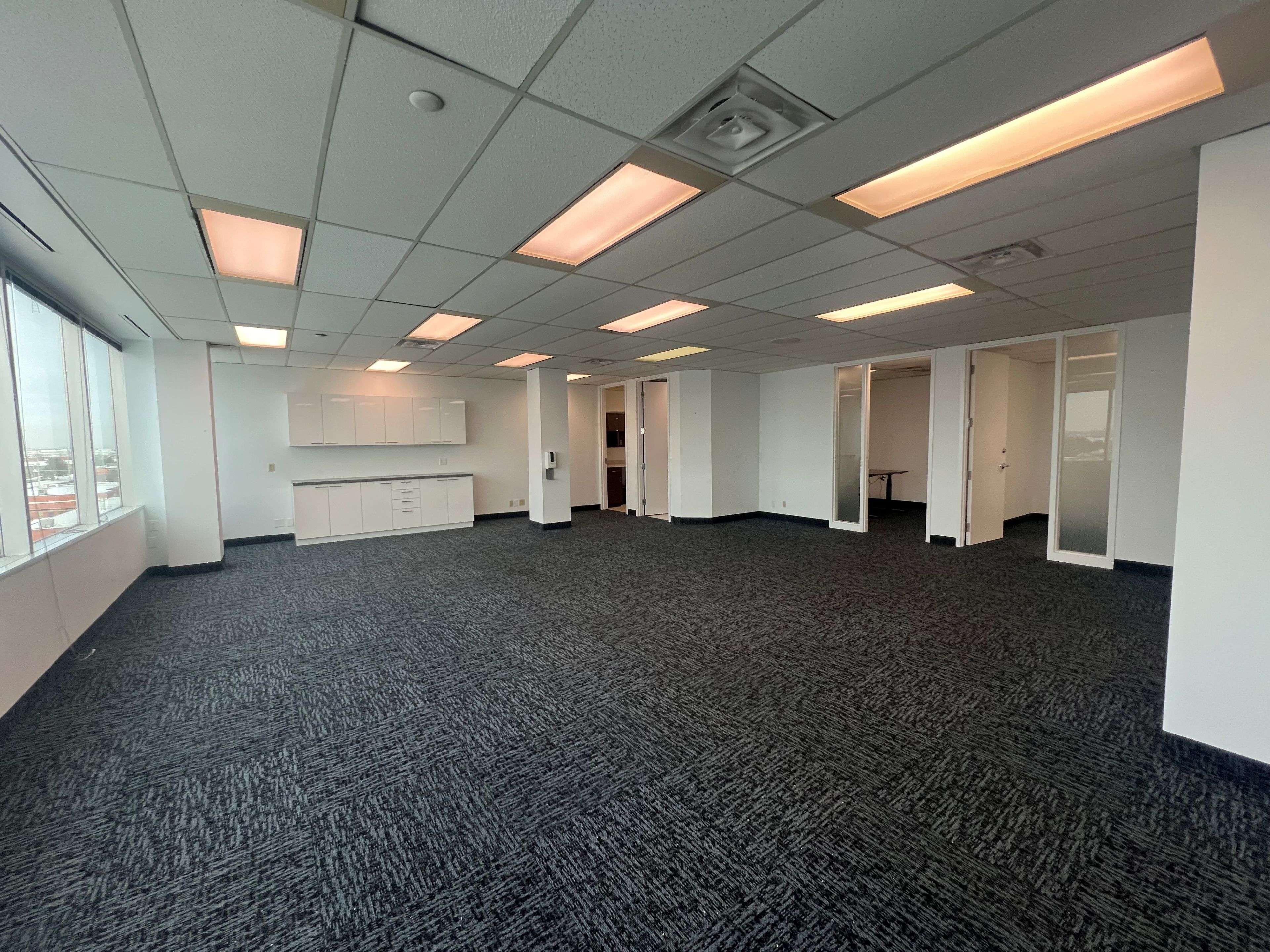 1450 Meyerside DR #504, Mississauga, ON L5T 2N5
